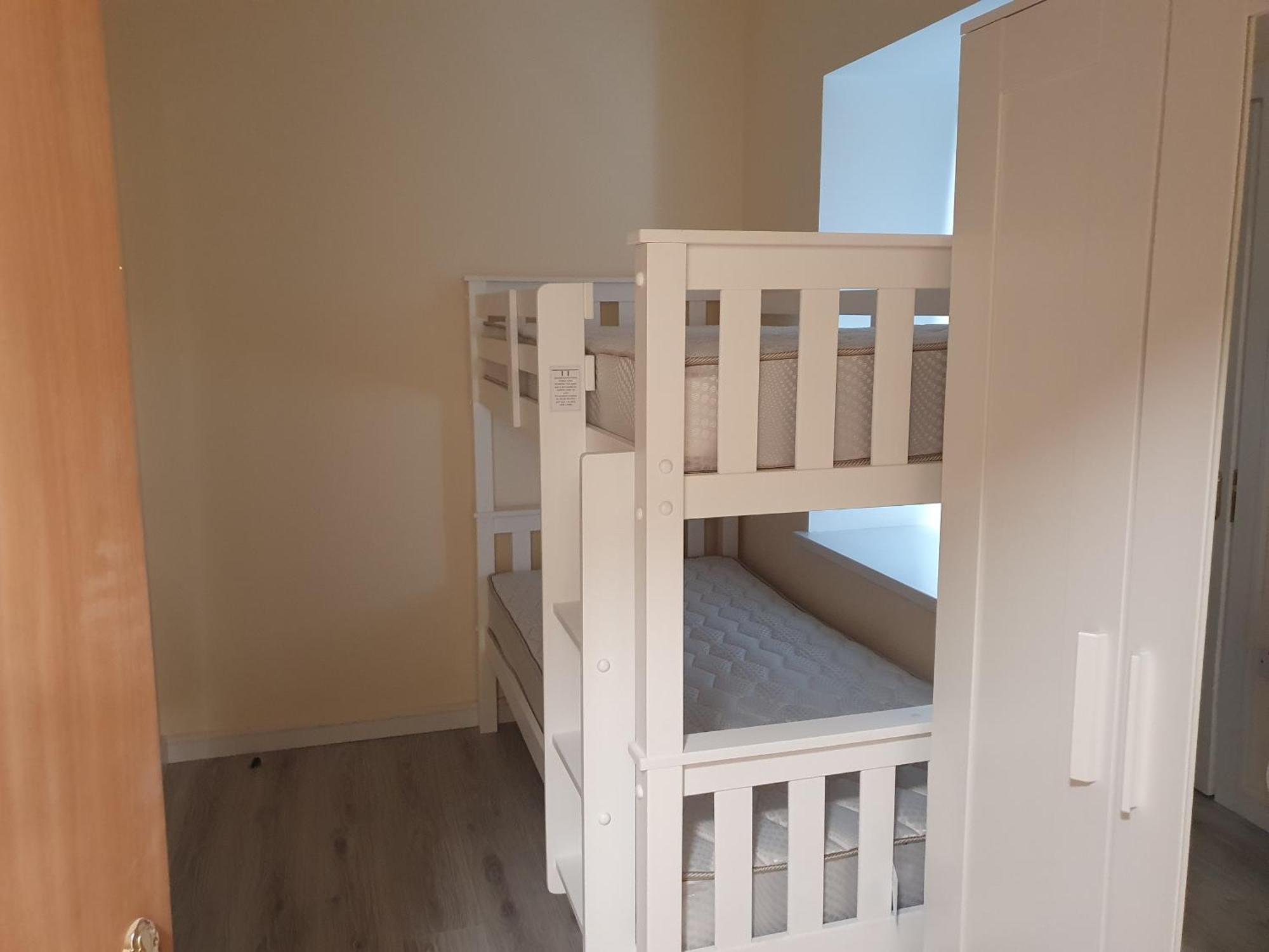 The Dutch Tulip Hostel มาลโลว์ ภายนอก รูปภาพ